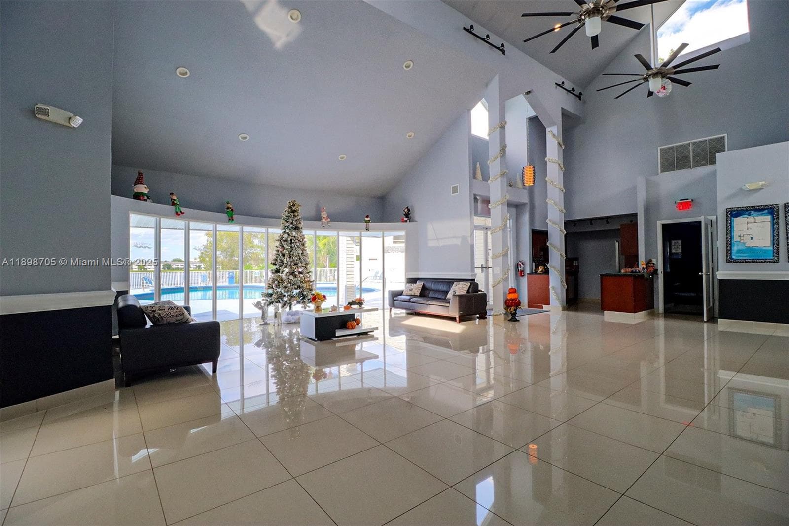 Summer Lake · #105 in Oakland Park - Photo 29