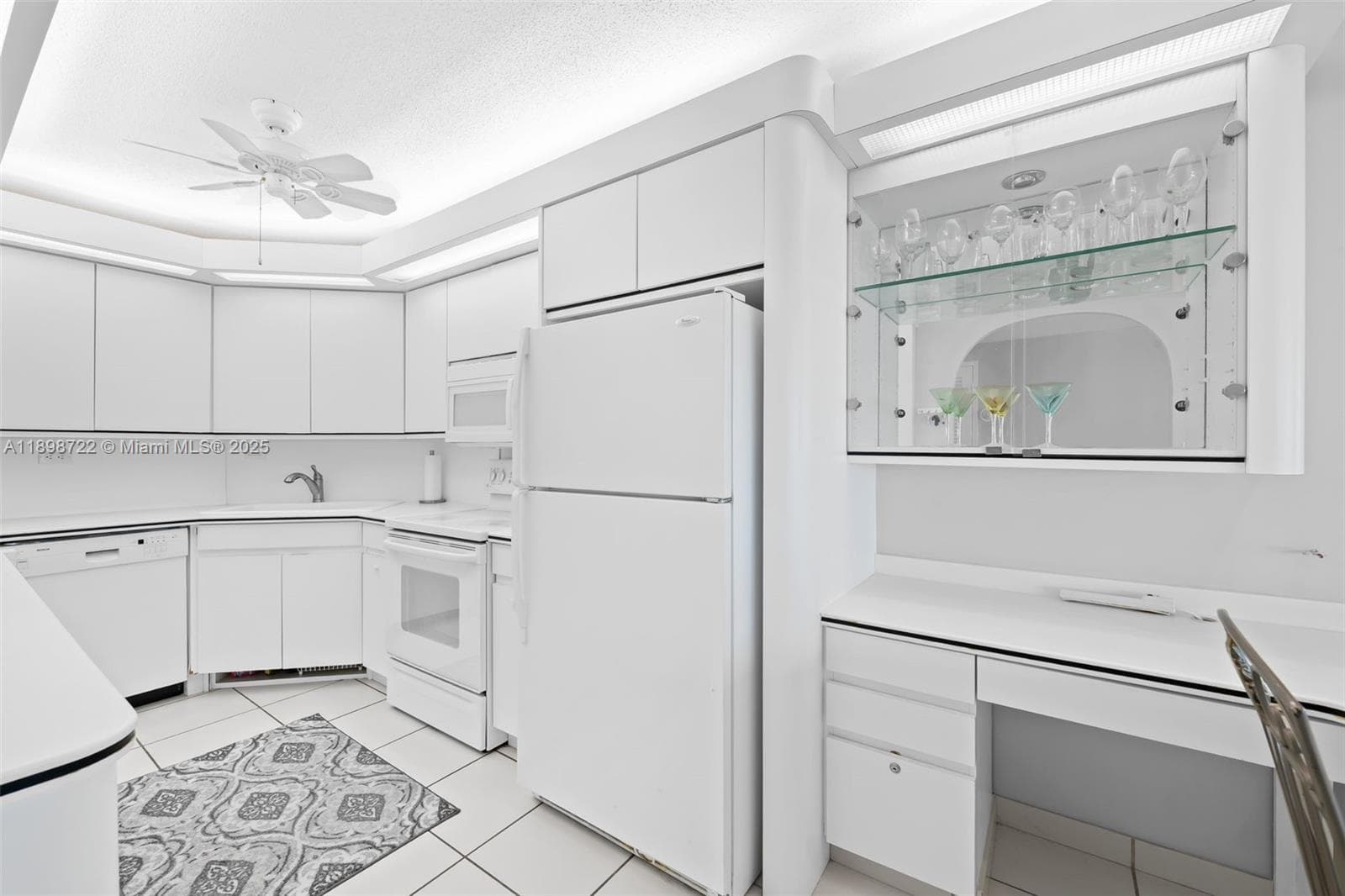 Hollywood Towers Condo · #812 in Hollywood - Photo 13
