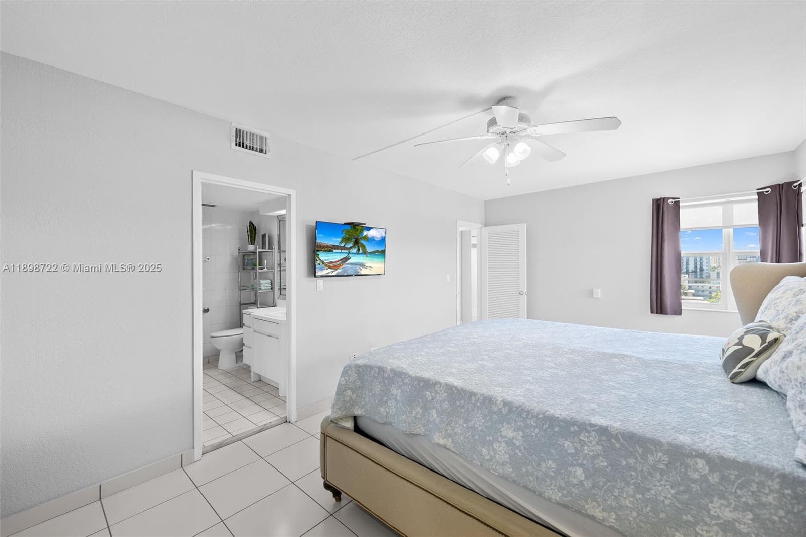 Hollywood Towers Condo · #812 in Hollywood - Photo 17