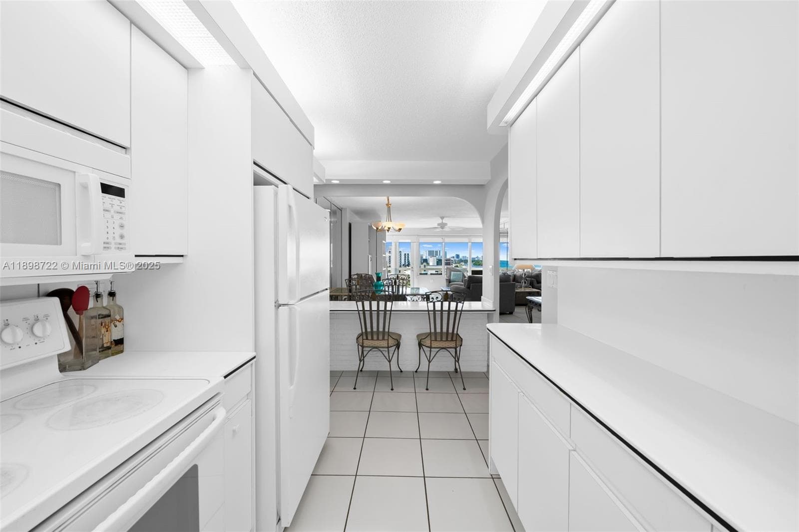 Hollywood Towers Condo · #812 in Hollywood - Photo 12