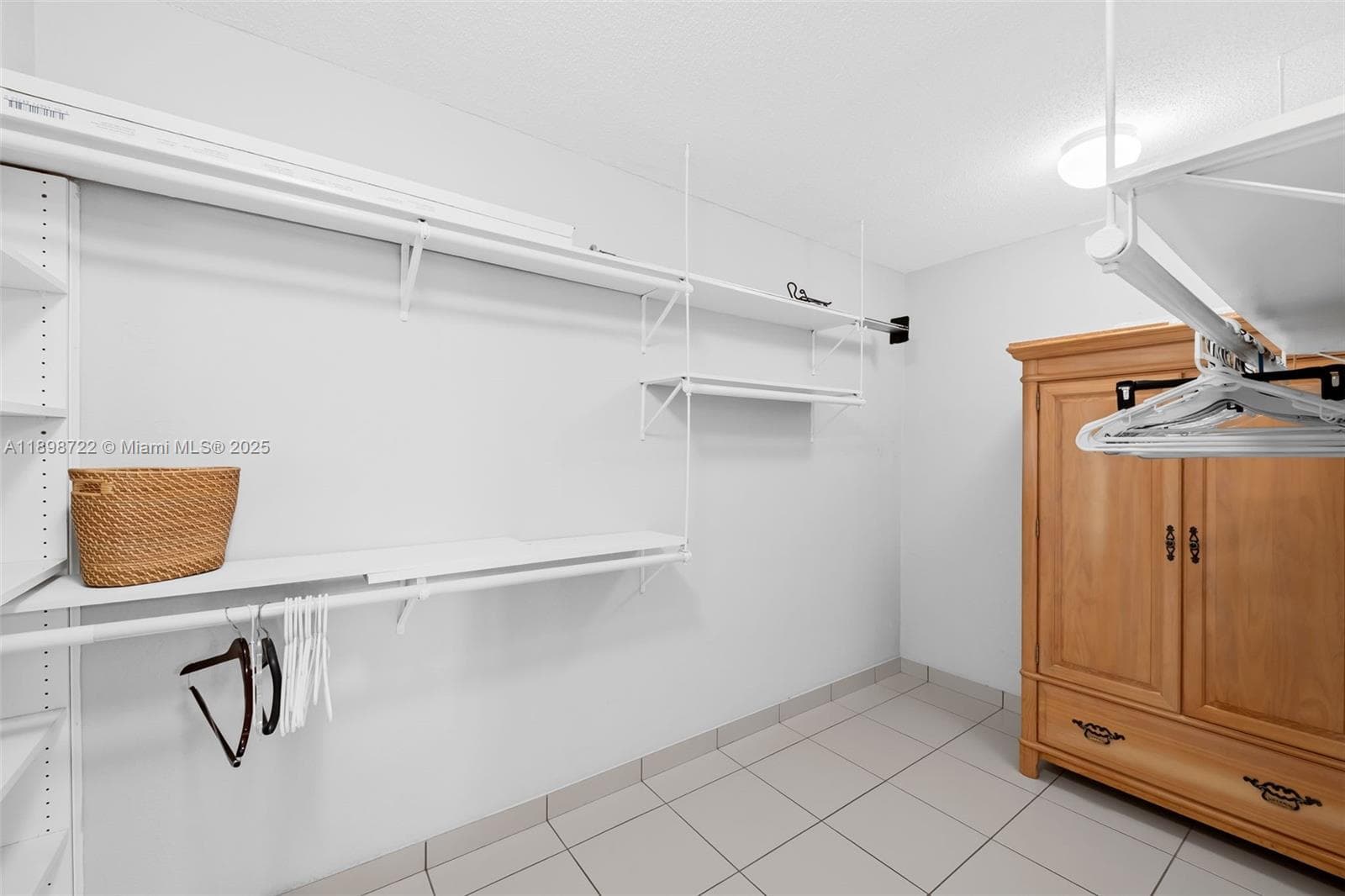 Hollywood Towers Condo · #812 in Hollywood - Photo 19