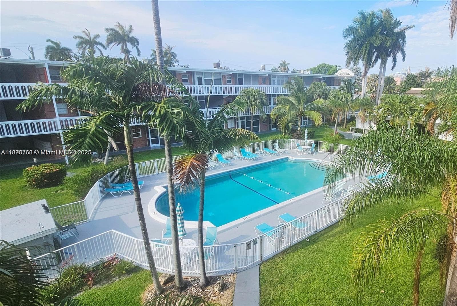 ELDORADO COUNTRY CLUB TOW · #23A in Hallandale Beach - Photo 2