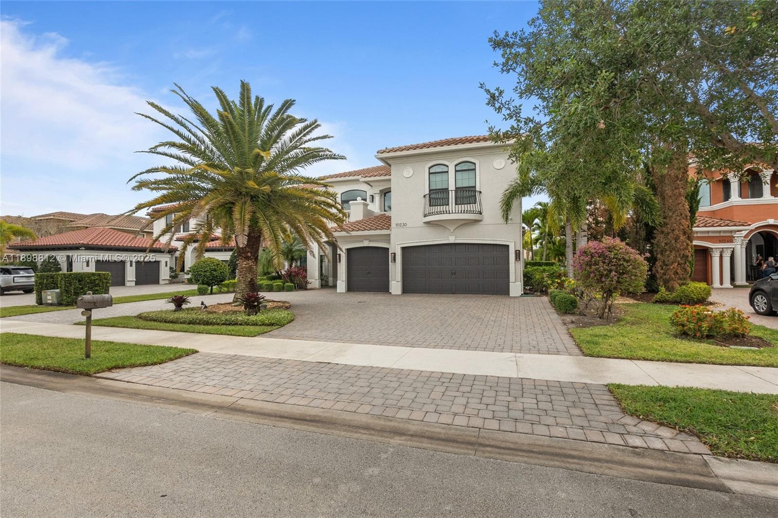 10230 Sweet Bay Ct photo 3