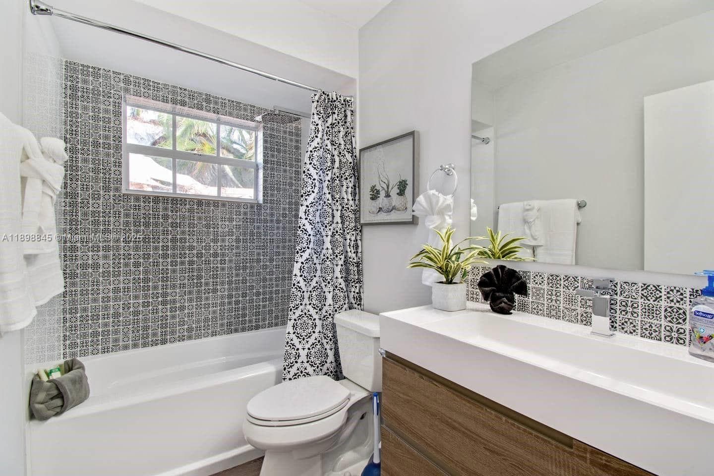 1305 Funston St photo 73