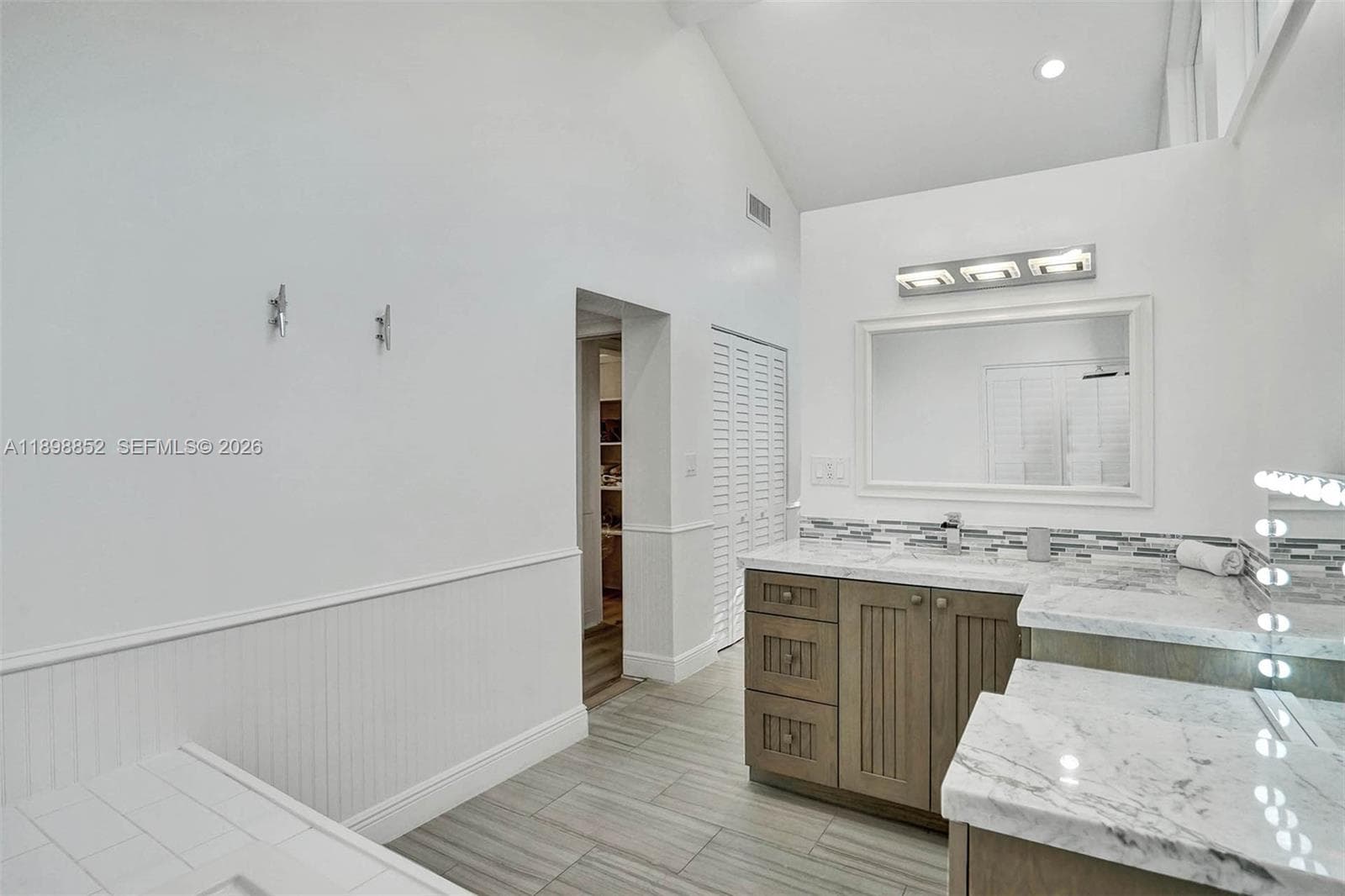 2120 SW 28th Way photo 42