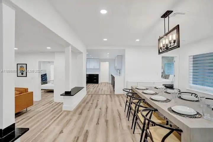 2100 SW 28th Way photo 9