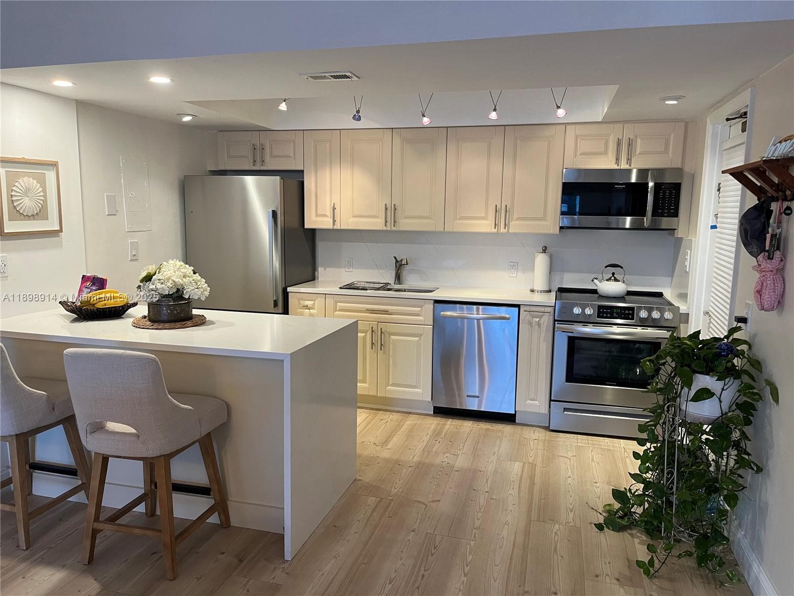 Windsor · #205 in Fort Lauderdale - Photo 16