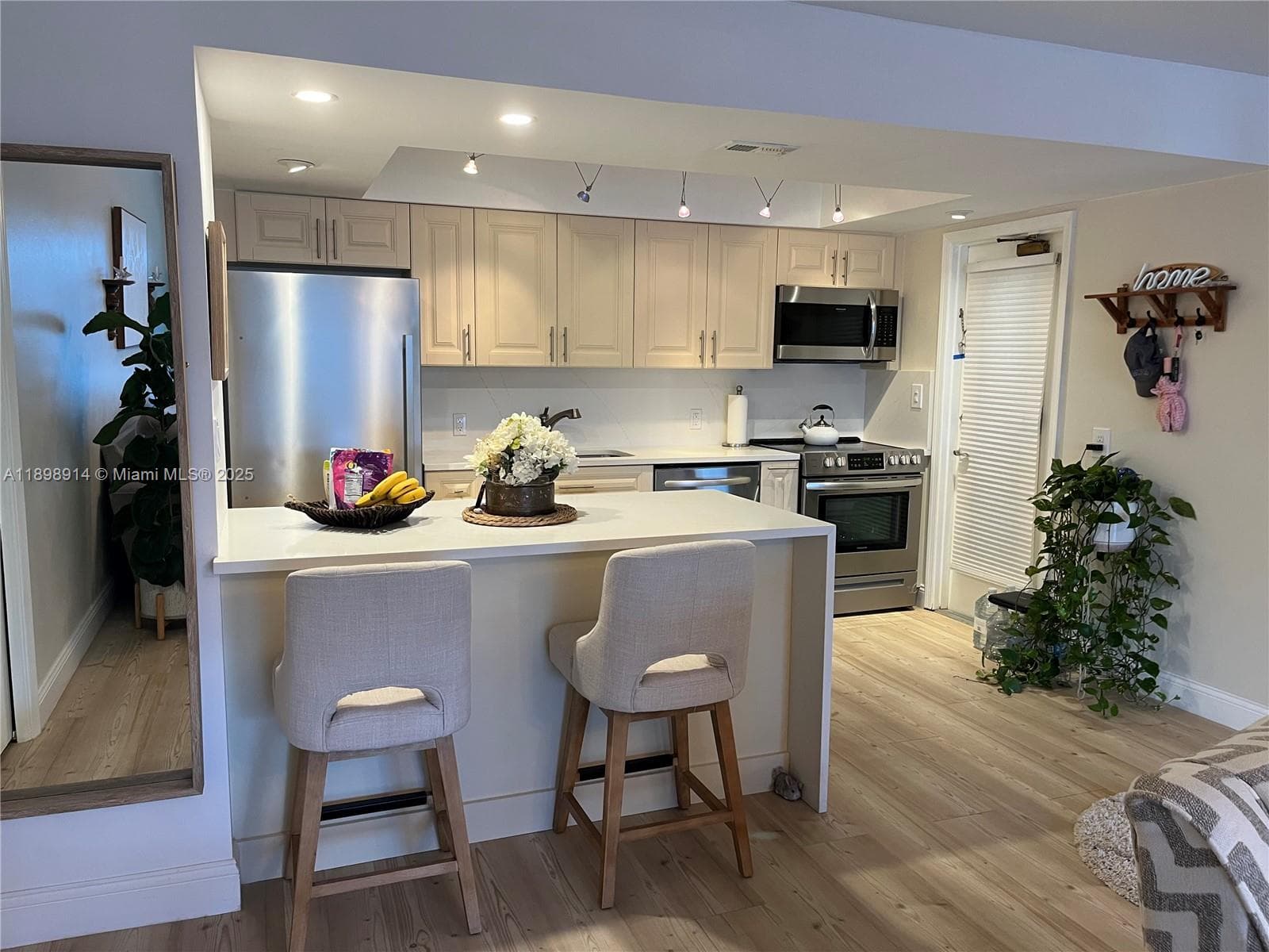 Windsor · #205 in Fort Lauderdale - Photo 18