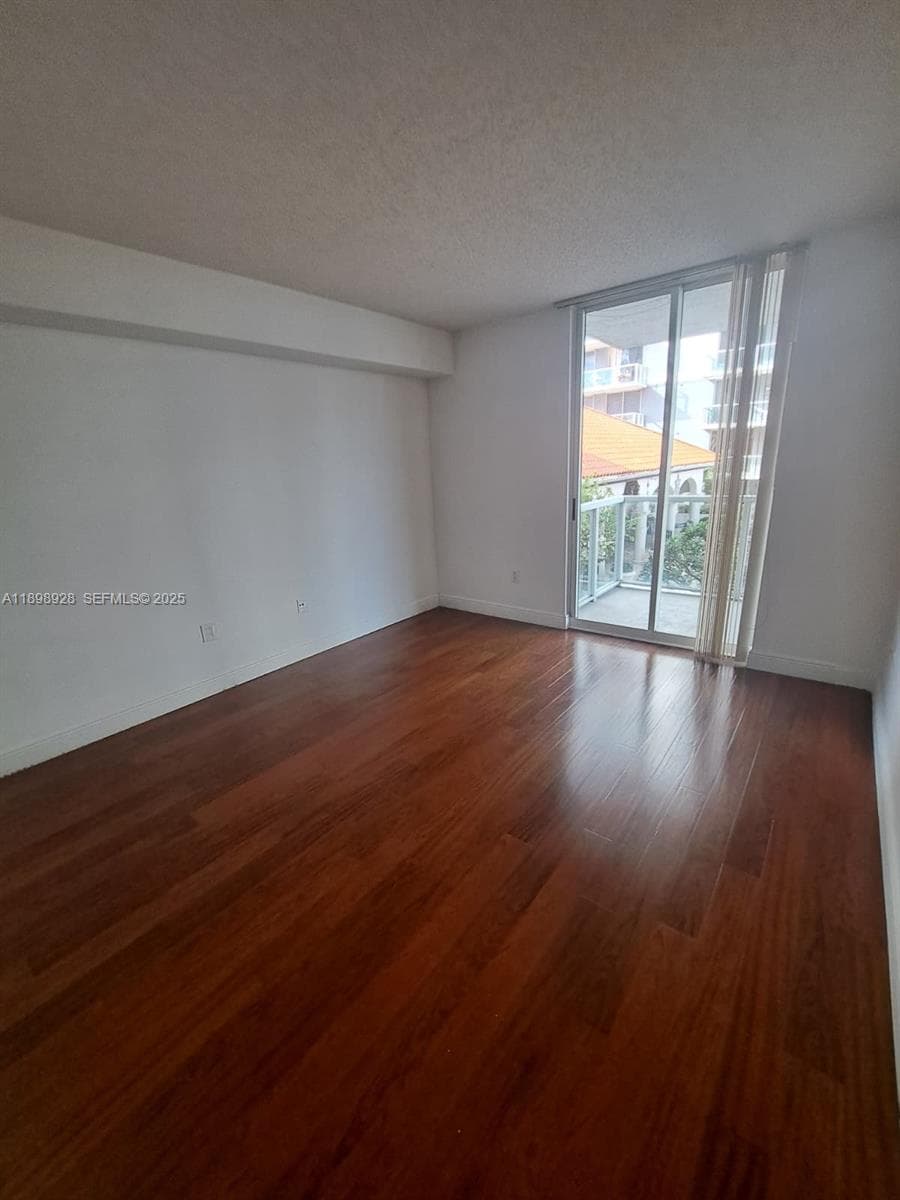 BLUE LAGOON CONDO · #514 in Miami - Photo 6