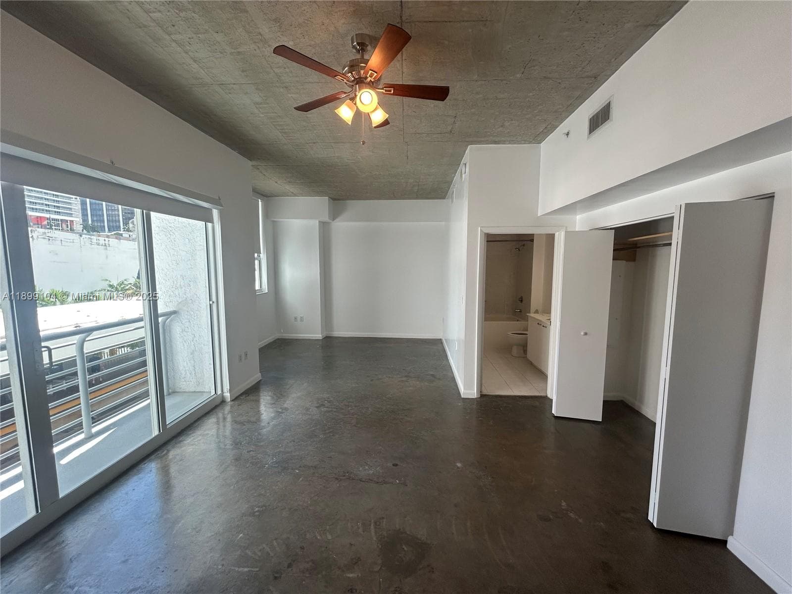 Loft Downtown II · #510 in Miami - Photo 4