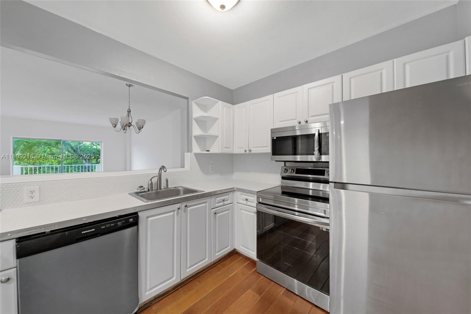 ISLAND PLACE AT NORTH BAY · #3K in North Bay Village - Photo 3