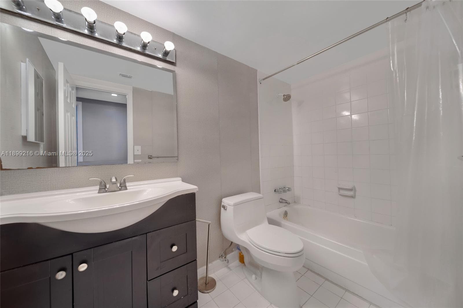 ISLAND PLACE AT NORTH BAY · #3K in North Bay Village - Photo 15