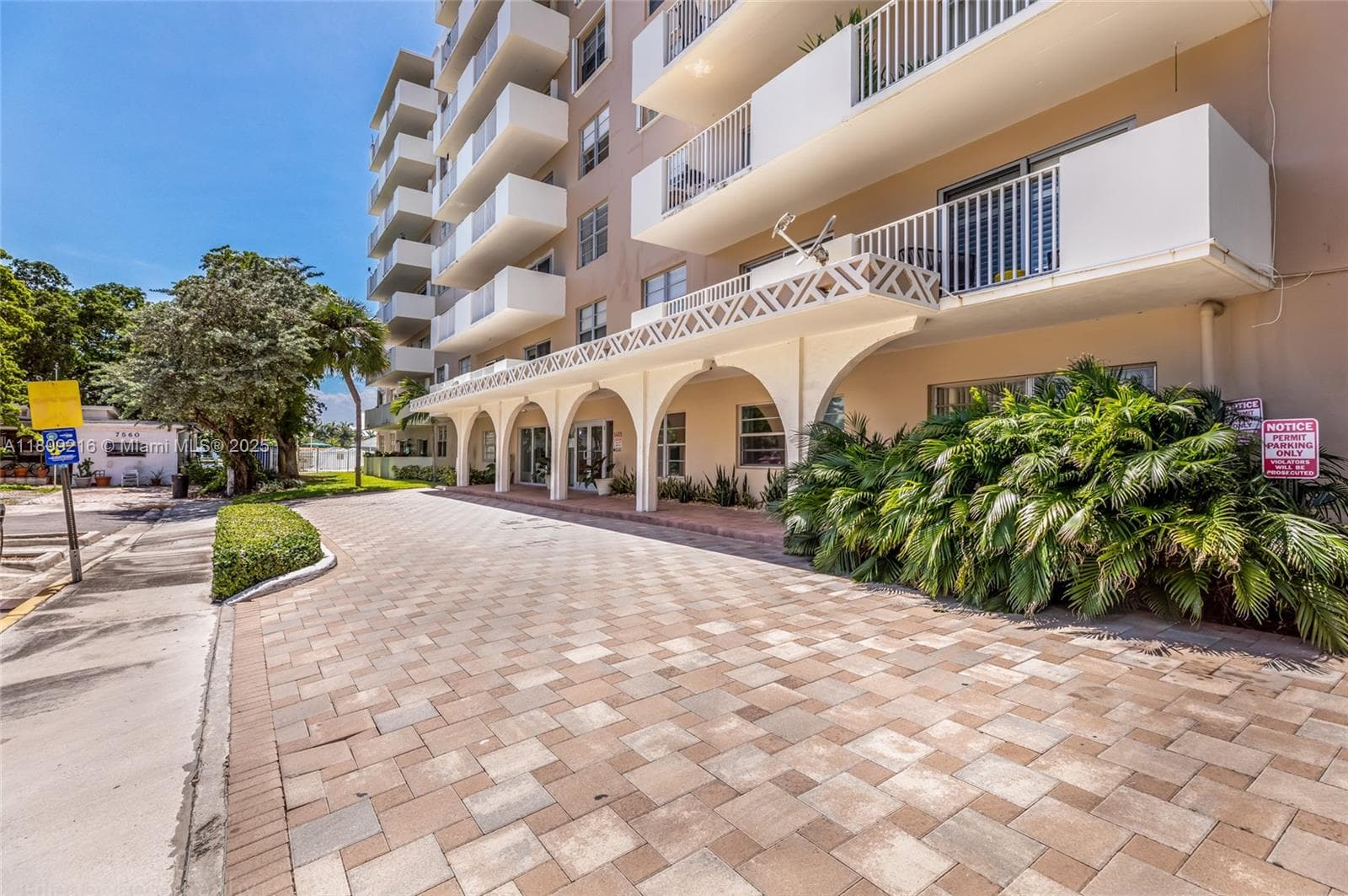 ISLAND PLACE AT NORTH BAY · #3K in North Bay Village - Photo 25