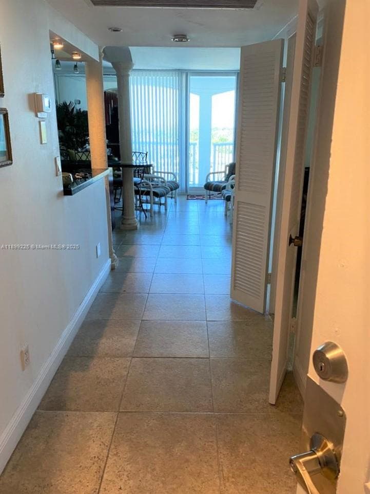 THE CARRIAGE HOUSE CONDO · #729 in Miami Beach - Photo 17