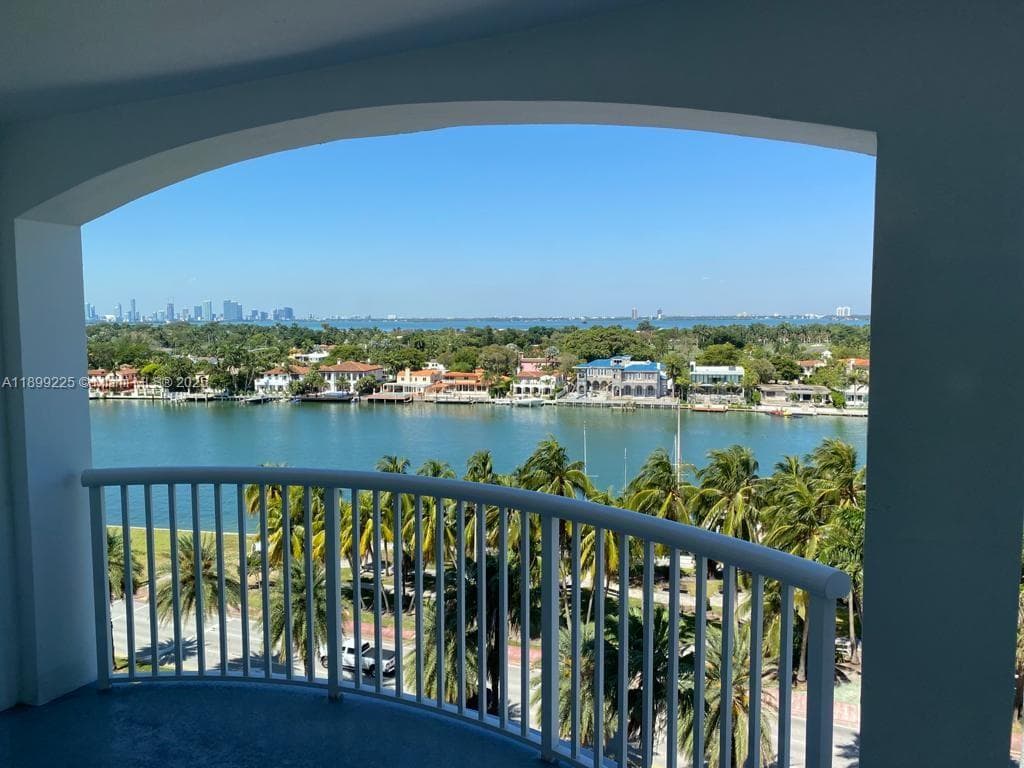 THE CARRIAGE HOUSE CONDO · #729 in Miami Beach - Photo 24
