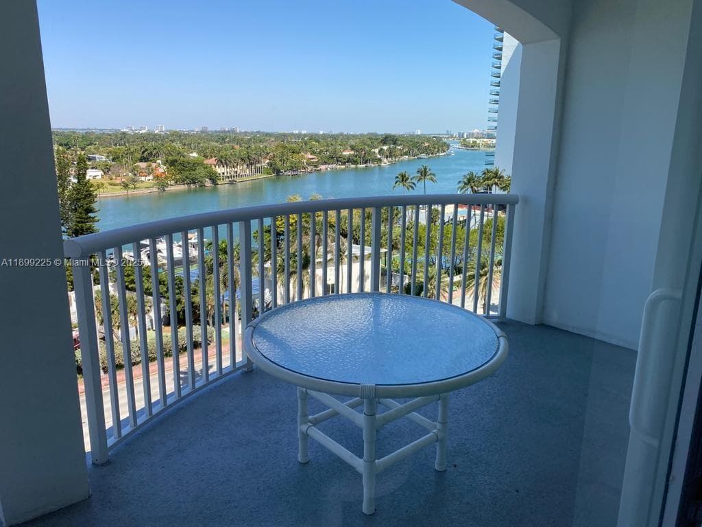 THE CARRIAGE HOUSE CONDO · #729 in Miami Beach - Photo 25