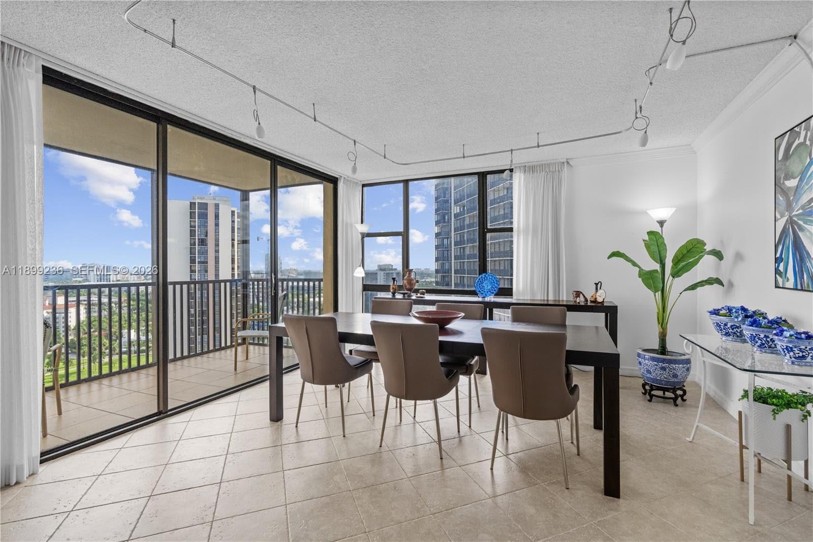 Coronado Condo · #2039 in Aventura - Photo 6