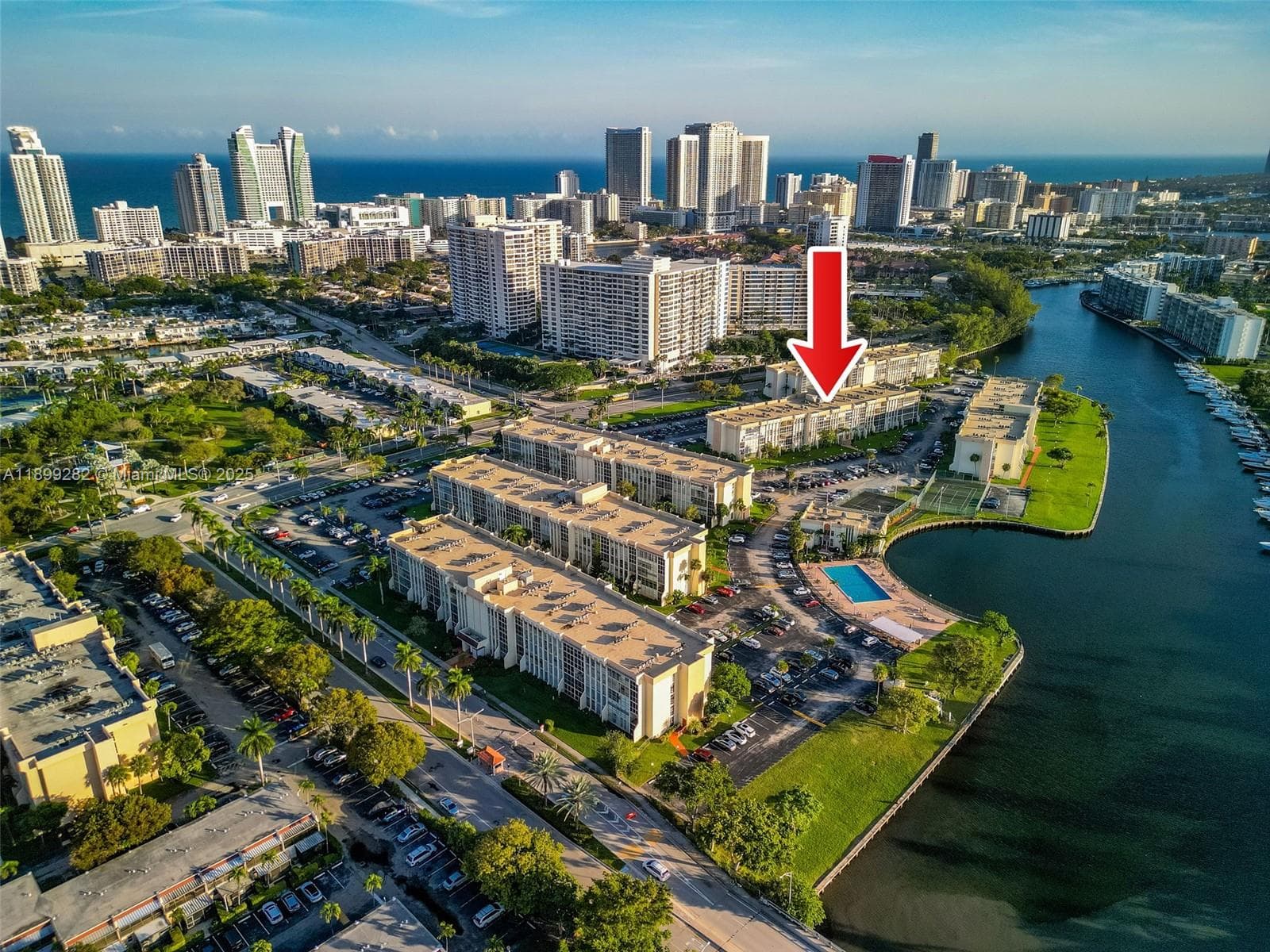 Desoto · #411 in Hallandale Beach - Photo 27