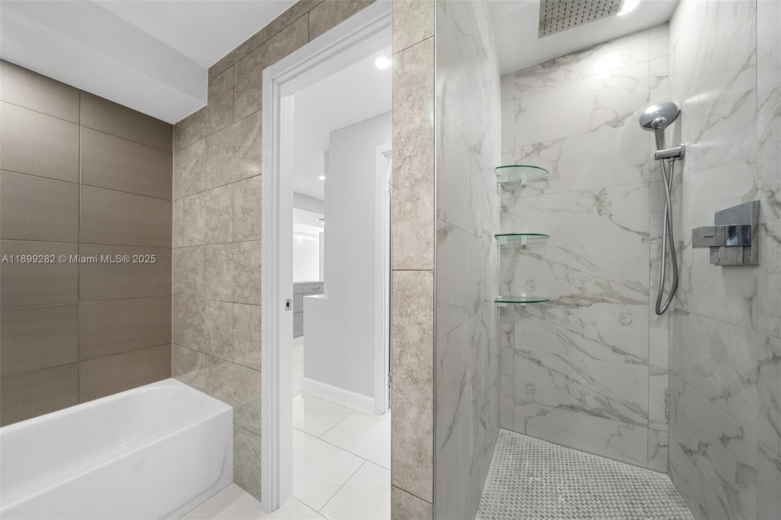 Desoto · #411 in Hallandale Beach - Photo 22