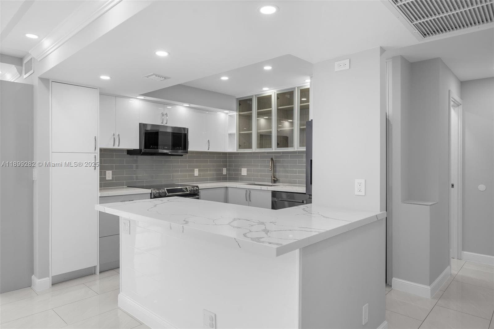 Desoto · #411 in Hallandale Beach - Photo 7