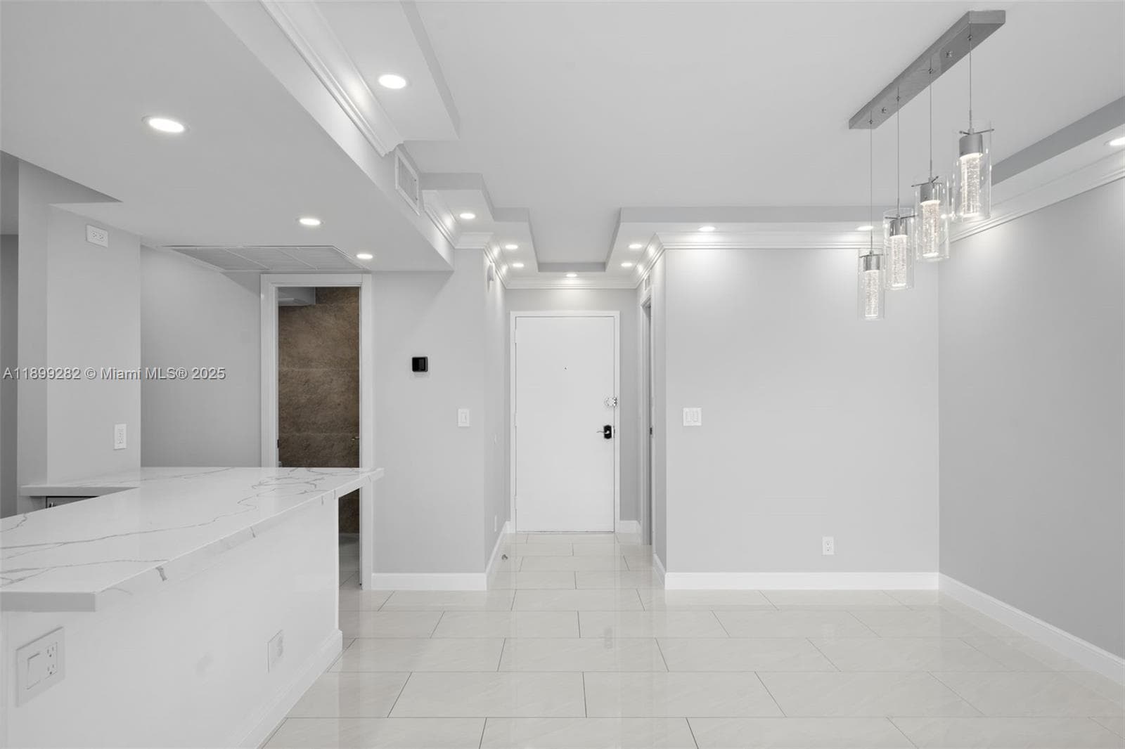 Desoto · #411 in Hallandale Beach - Photo 10