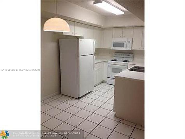 CLUB CARIBE CONDO · #432 in Coconut Creek - Photo 1