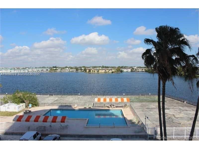 BUCKLEY TOWERS CONDO · #1404E in Miami - Photo 2
