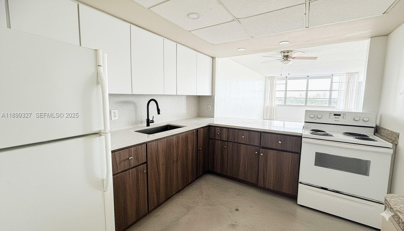 BUCKLEY TOWERS CONDO · #1404E in Miami - Photo 6