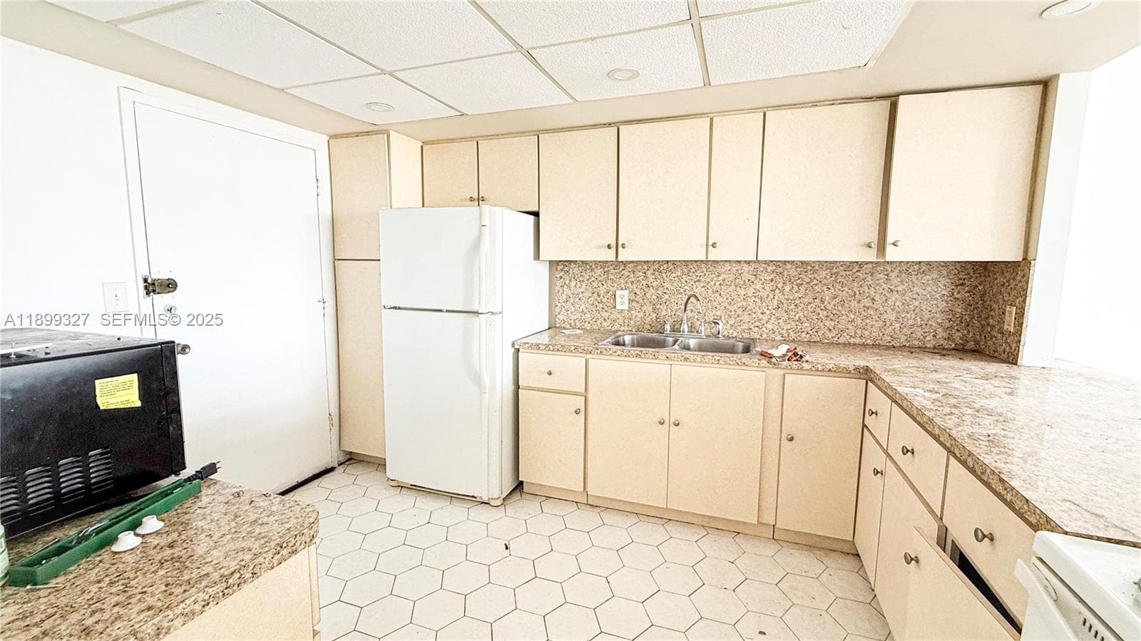 BUCKLEY TOWERS CONDO · #1404E in Miami - Photo 4