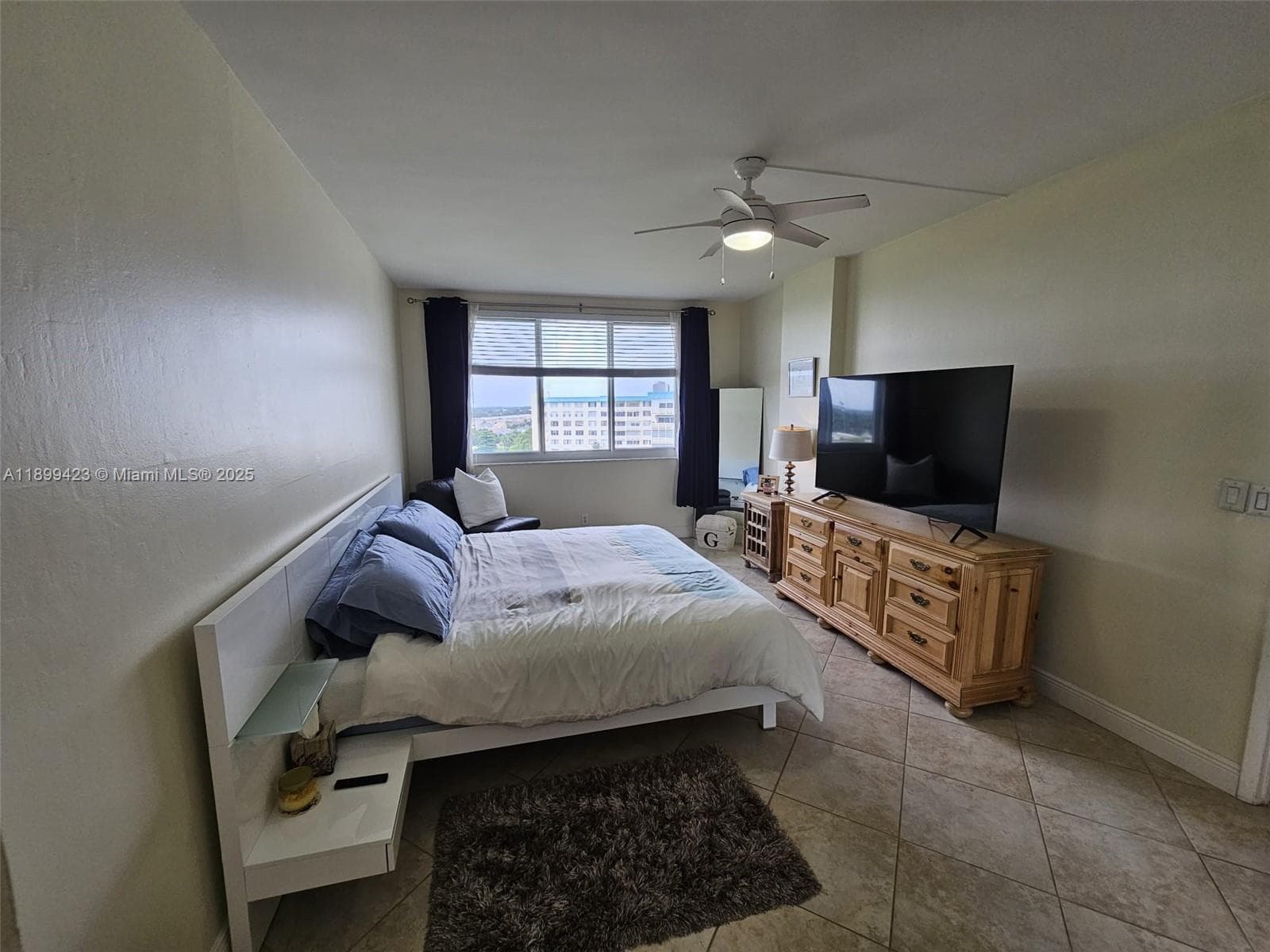 HILLCREST EAST · #1015 in Hollywood - Photo 15