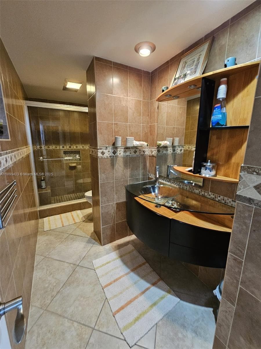 HILLCREST EAST · #1015 in Hollywood - Photo 21