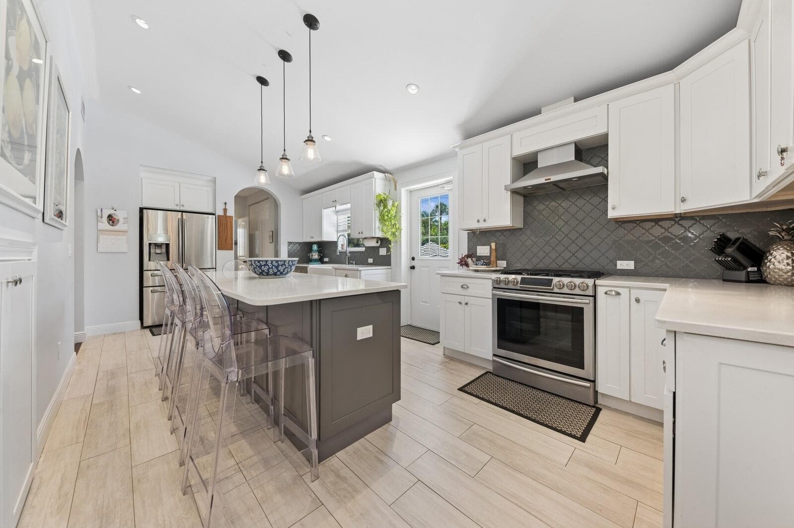 13_310AlmeriaRd_177002_Kitchen_Large