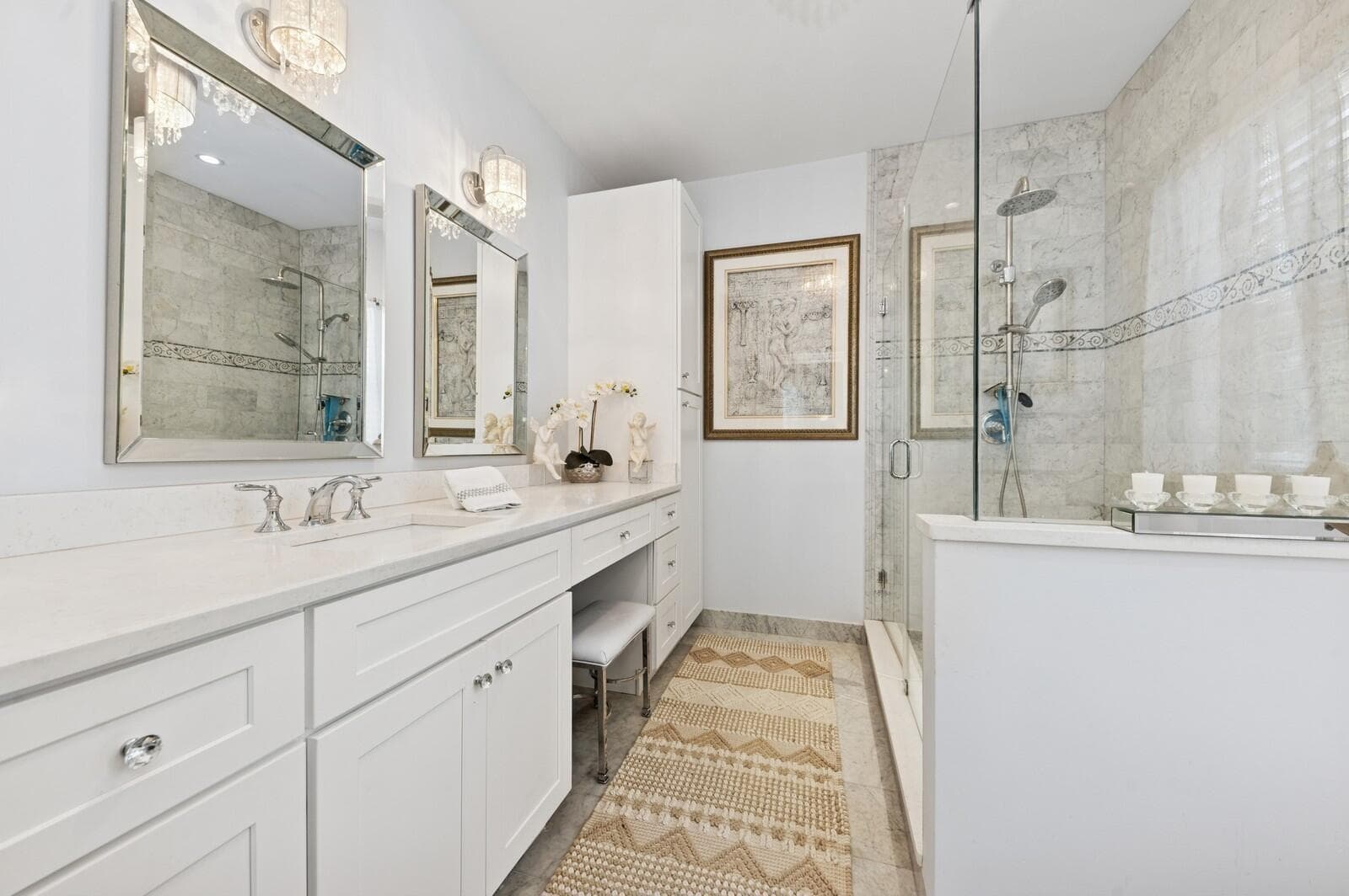 21_310AlmeriaRd_13_PrimaryBathroom_Large