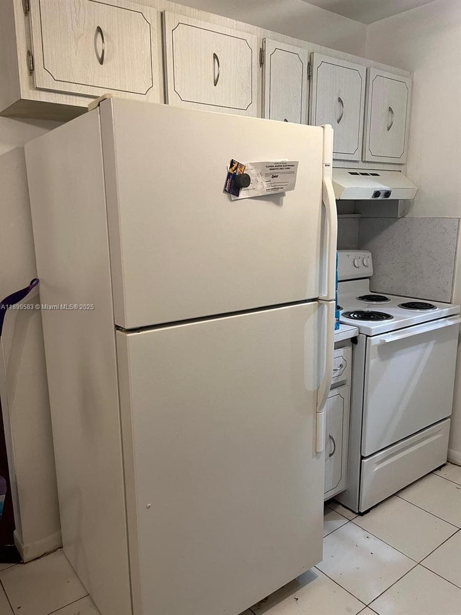 CRYSTAL CONDO · #213 in Hallandale Beach - Photo 6