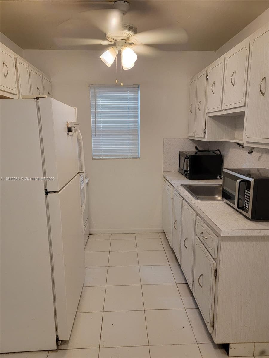 CRYSTAL CONDO · #213 in Hallandale Beach - Photo 7