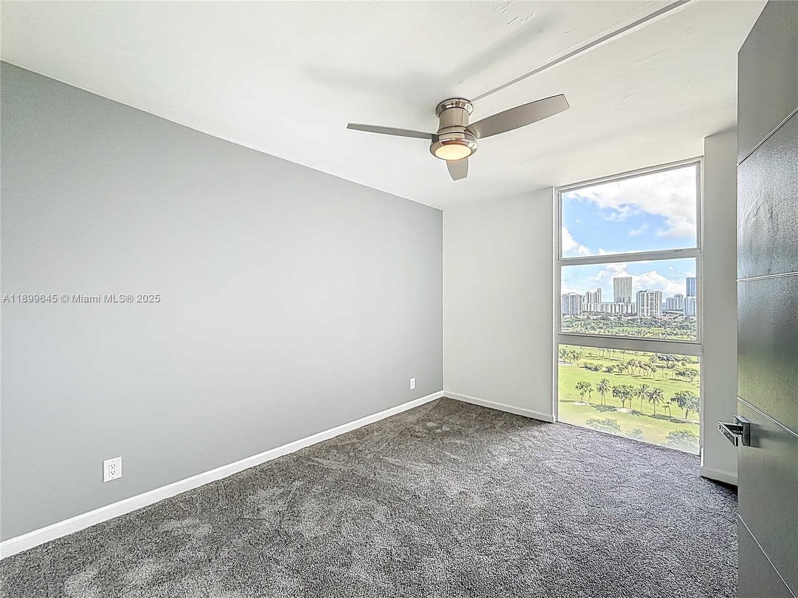 2nd Bedroom – En-Suite Bath
