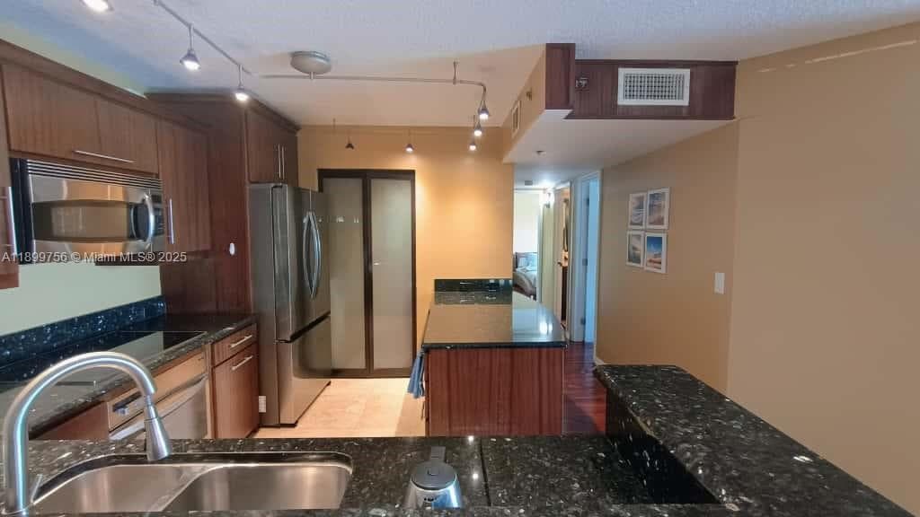THE YACHT CLUB AT AVENTUR · #1302 in Aventura - Photo 8