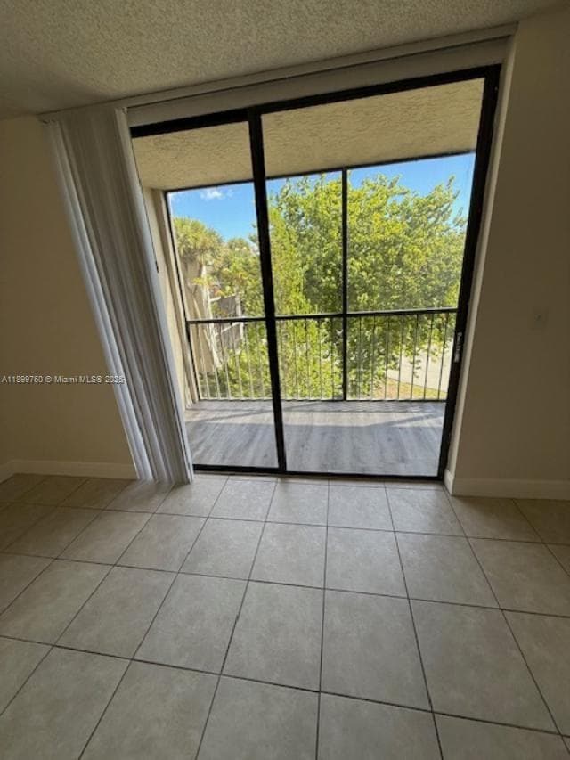 master leading to sliding door and balcony