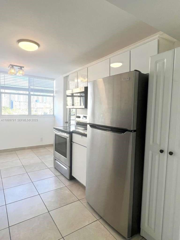 LAKE POINT TOWER CONDOMIN · #406 in Hallandale Beach - Photo 6