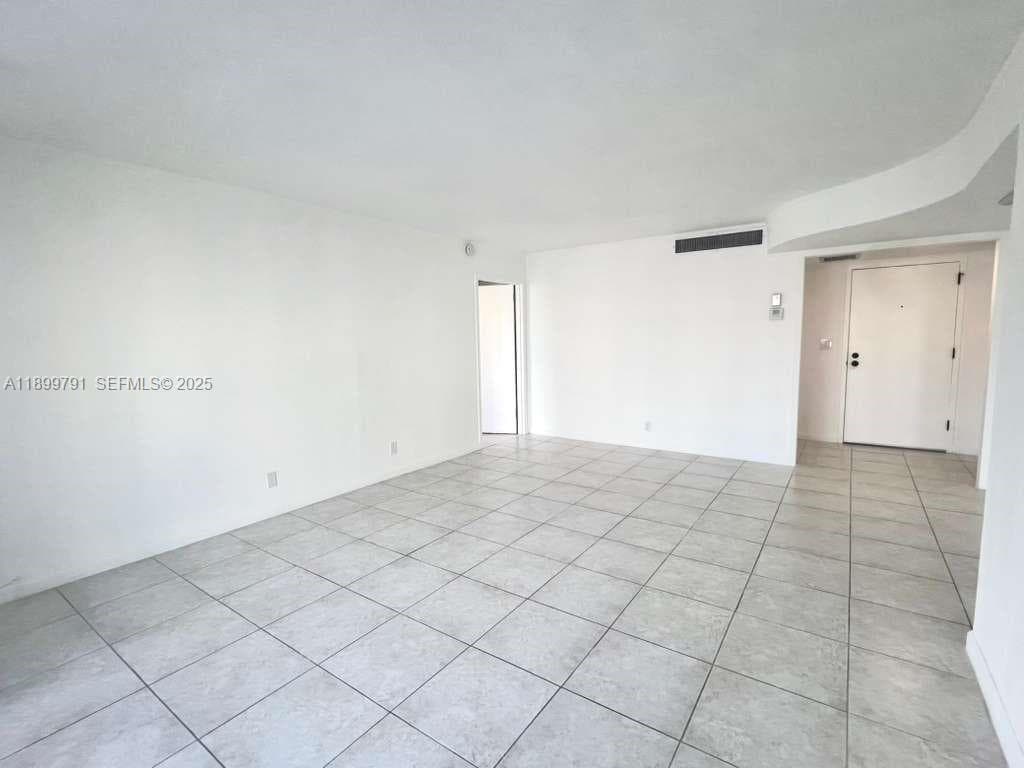LAKE POINT TOWER CONDOMIN · #406 in Hallandale Beach - Photo 14