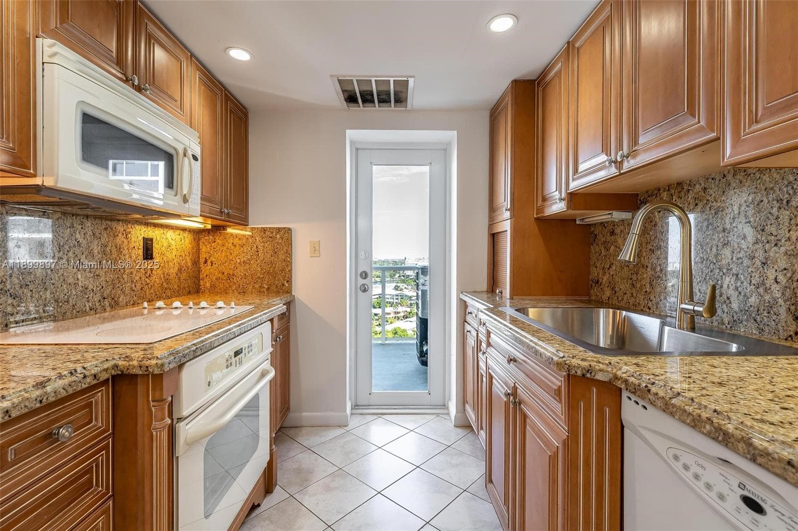 Embassy Tower 1 · #14B in Fort Lauderdale - Photo 7