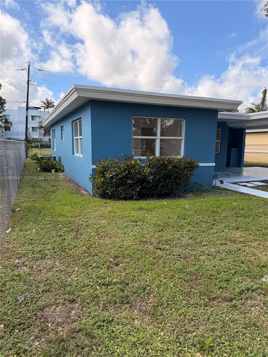809 NW 12th Ave photo 37