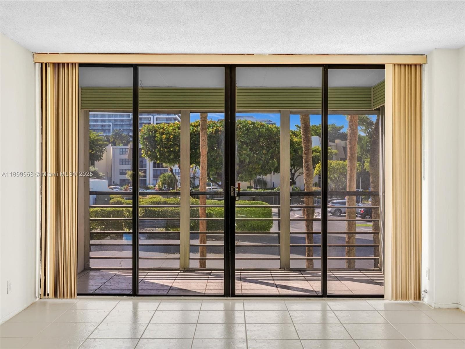 BISCAYA CONDO · #203 in Aventura - Photo 12