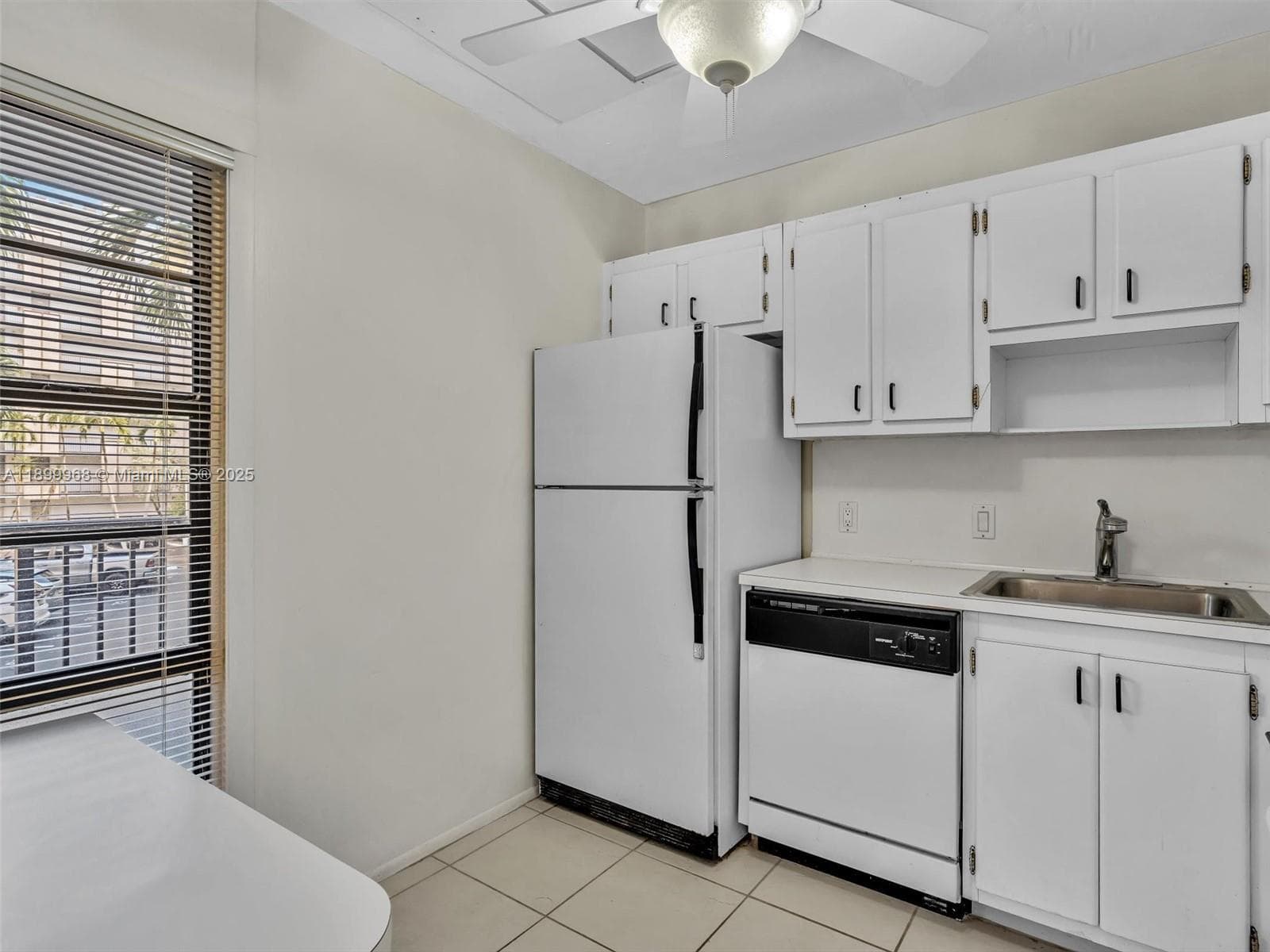 BISCAYA CONDO · #203 in Aventura - Photo 3