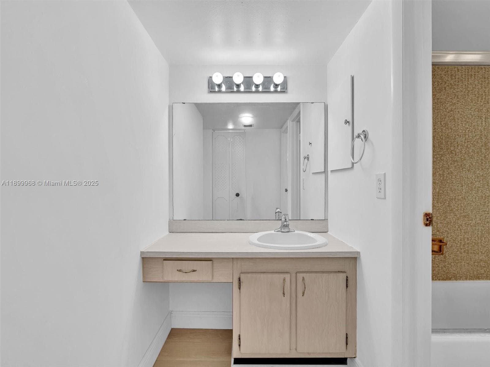 BISCAYA CONDO · #203 in Aventura - Photo 33