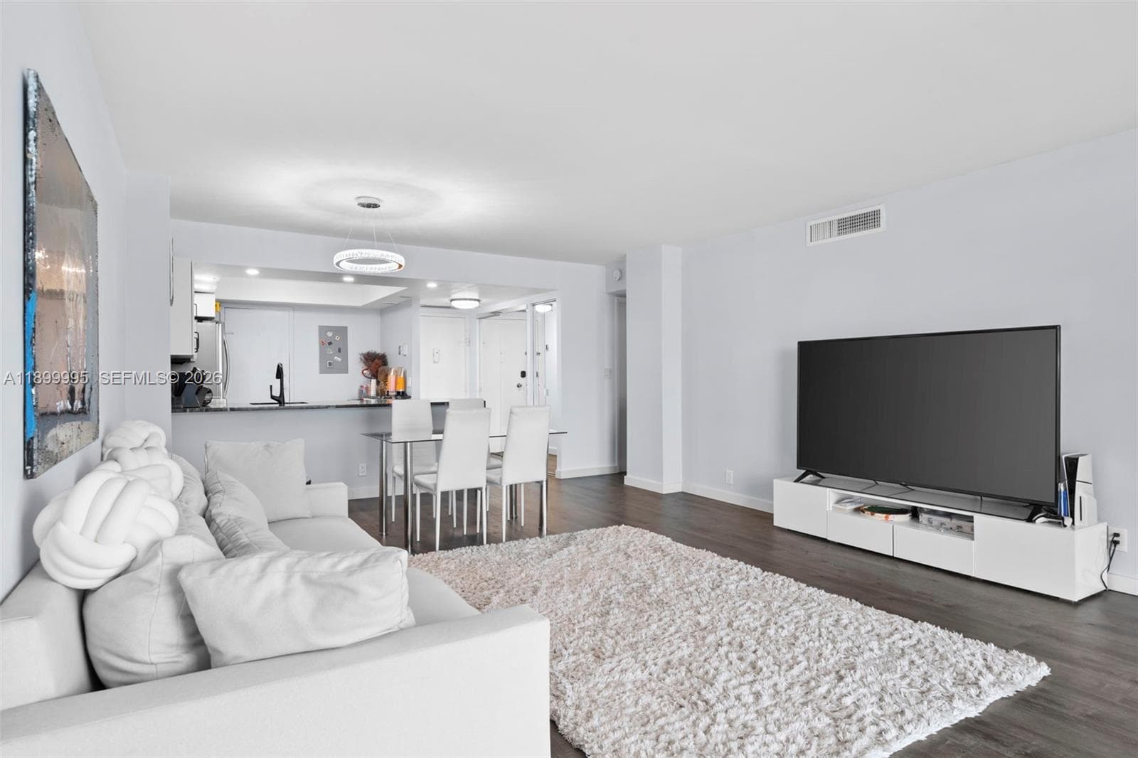 Golden Horn Condo · #5J in Hallandale Beach - Photo 7