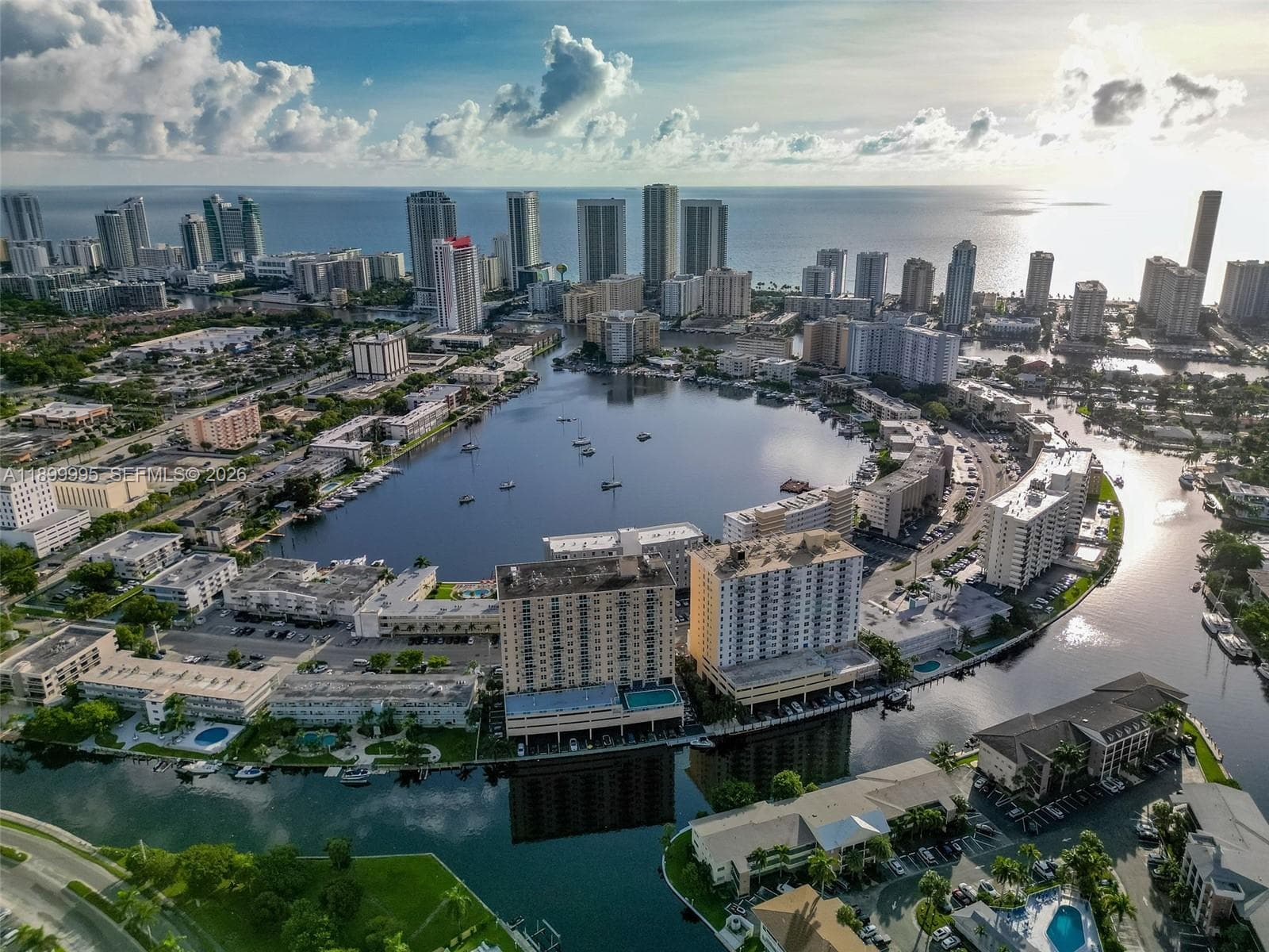 Golden Horn Condo · #5J in Hallandale Beach - Photo 3