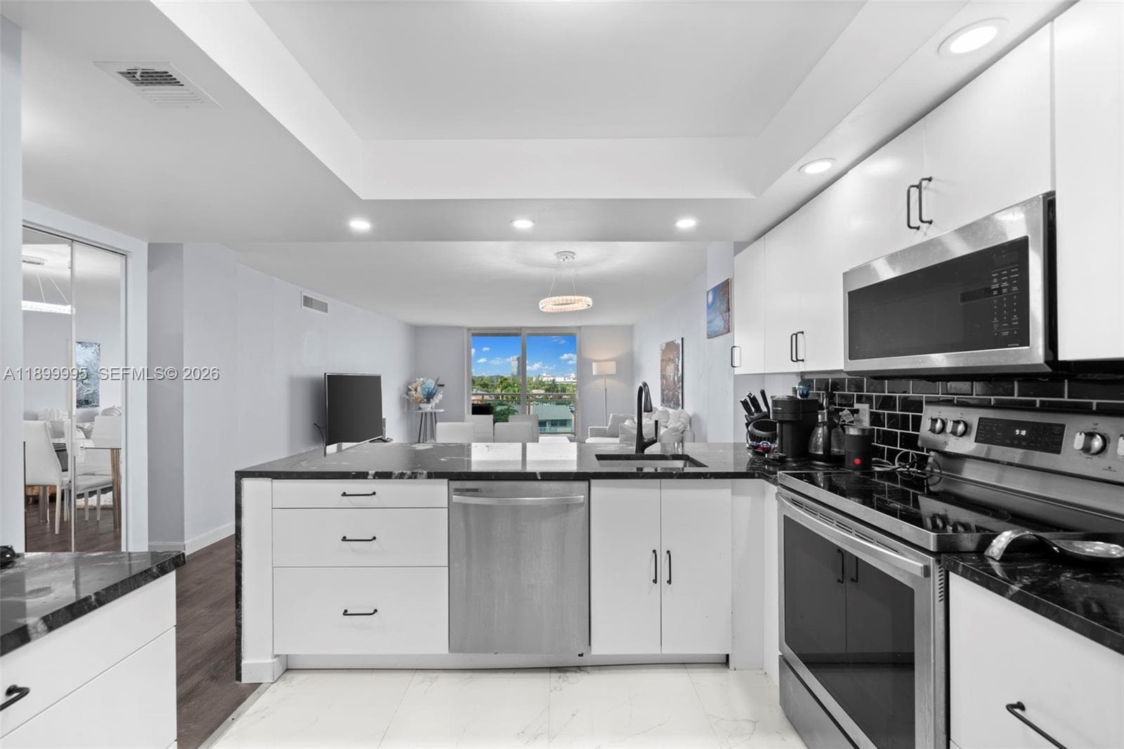 Golden Horn Condo · #5J in Hallandale Beach - Photo 10