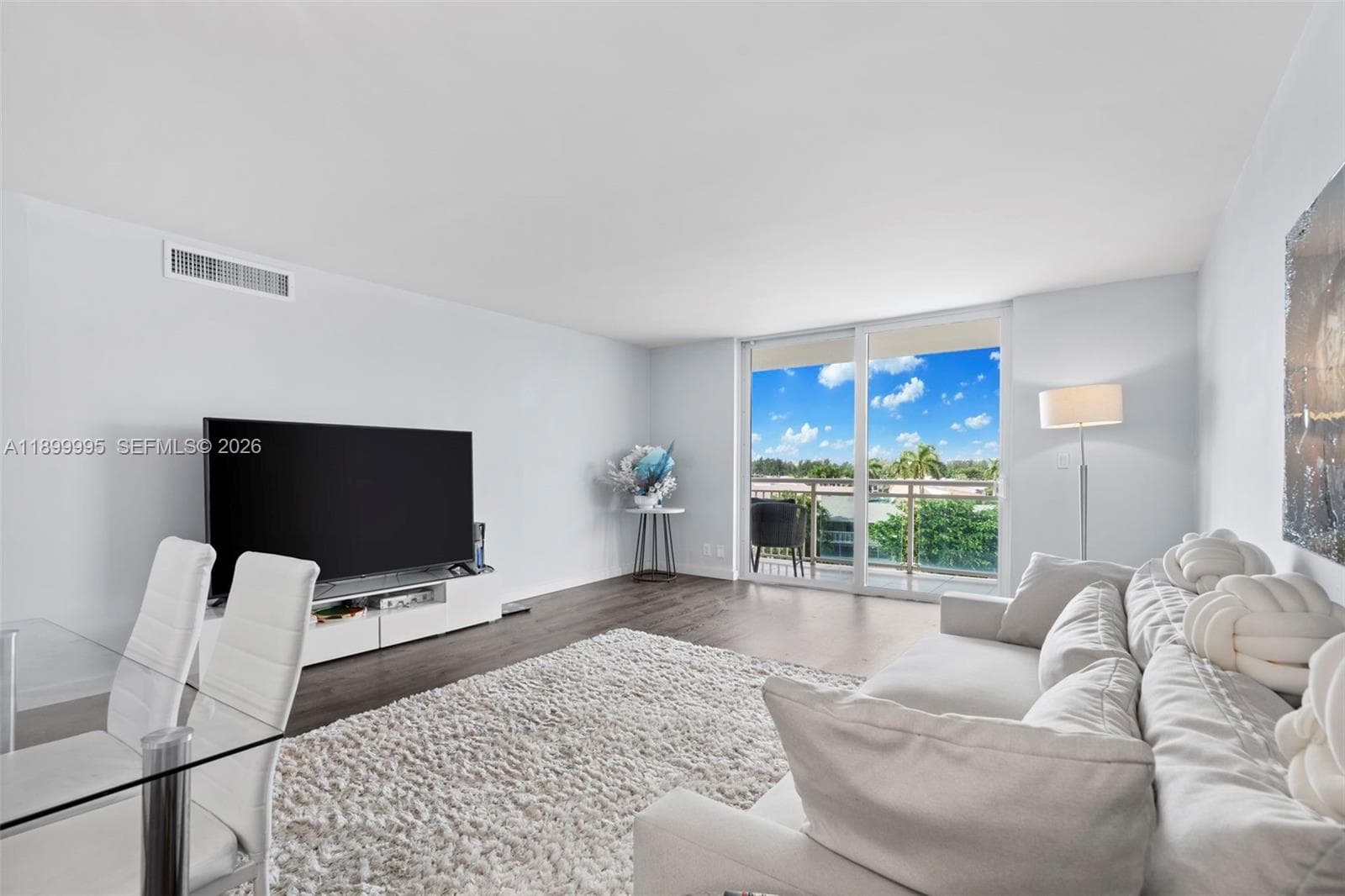 Golden Horn Condo · #5J in Hallandale Beach - Photo 8