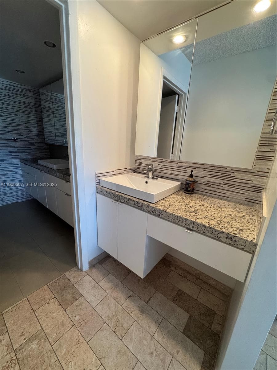 Olympus Towers · #1206 in Hallandale Beach - Photo 46